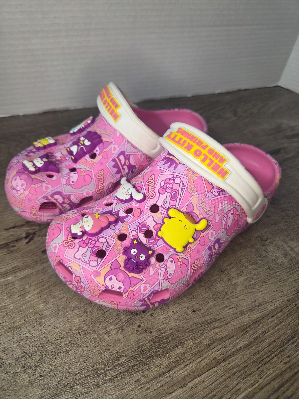 Hello Kitty Crocs - Picture 3 of 7